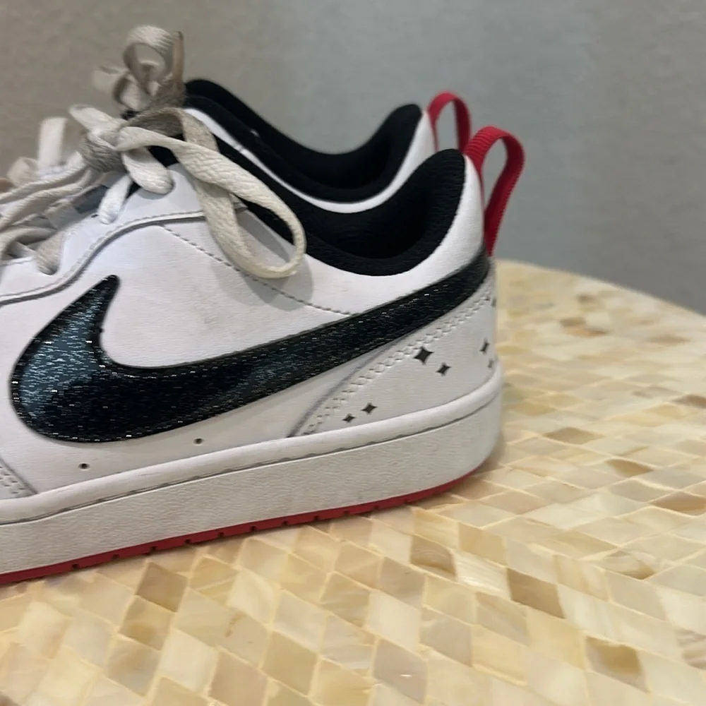 Nike Court Borough Low 2 SE Grade School 'White Very Berry'  size 6 y